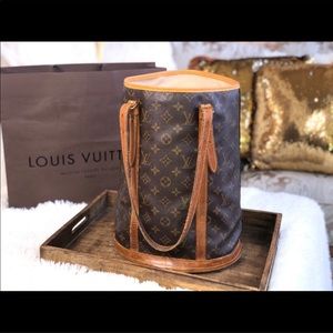 Louis Vuitton Bucket Bag (Monogram)